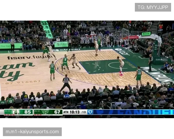 凯尔特人残阵碾压雄鹿 普理查德25分字母哥19分空砍